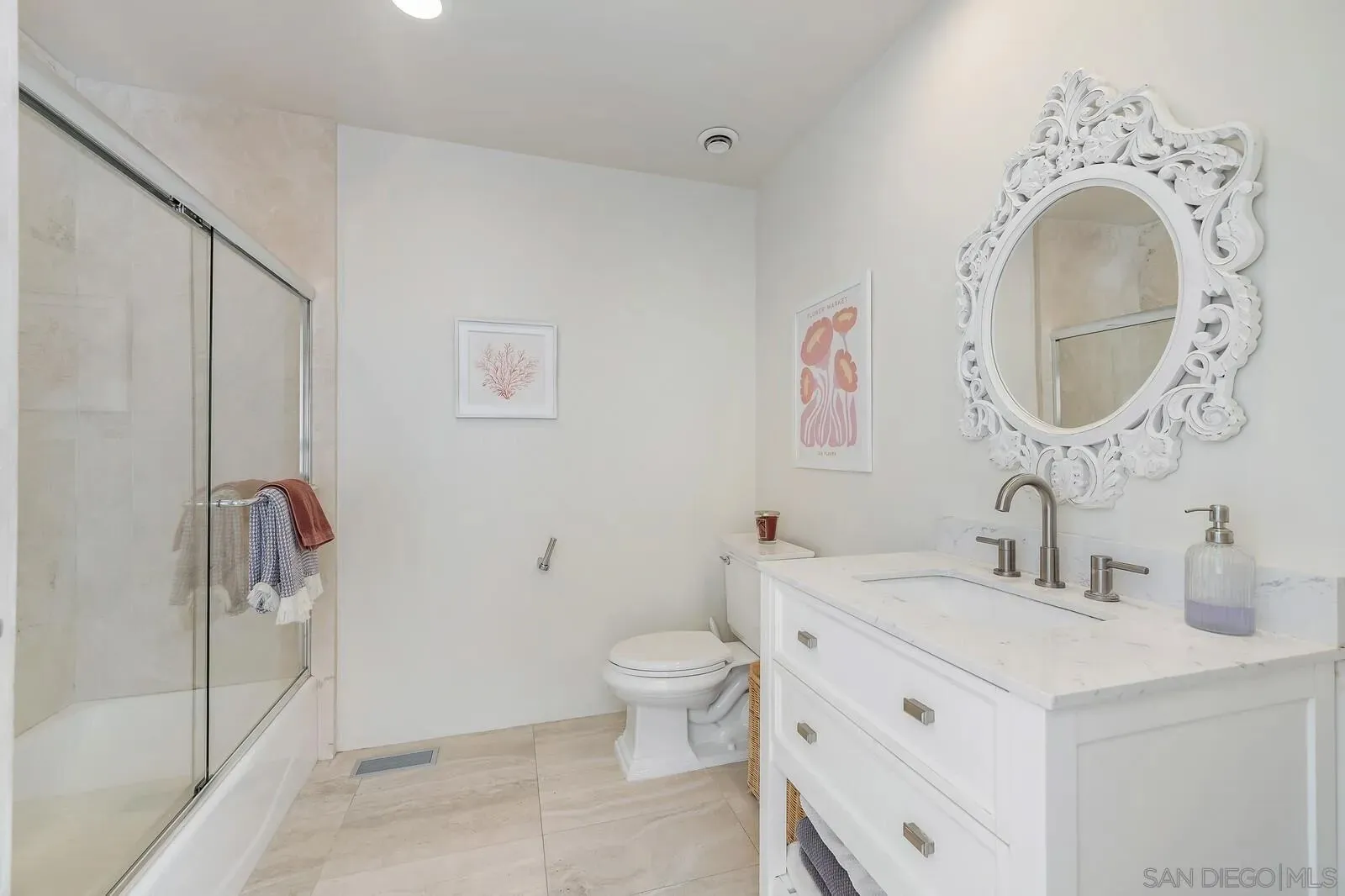 La Jolla, California 92037, United States, 5 Bedrooms Bedrooms, ,6 BathroomsBathrooms,Residential,Active,90771