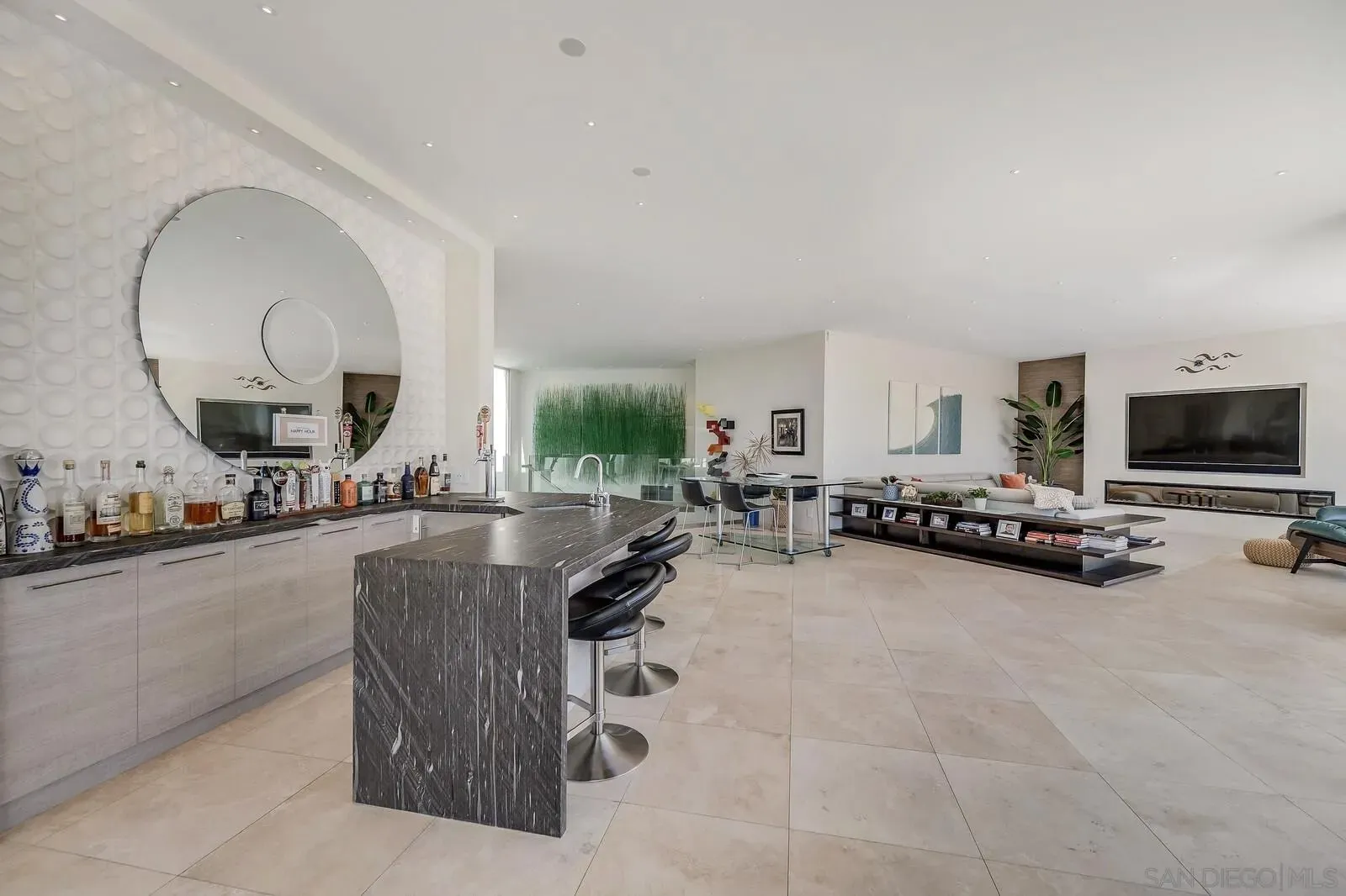 La Jolla, California 92037, United States, 5 Bedrooms Bedrooms, ,6 BathroomsBathrooms,Residential,Active,90771