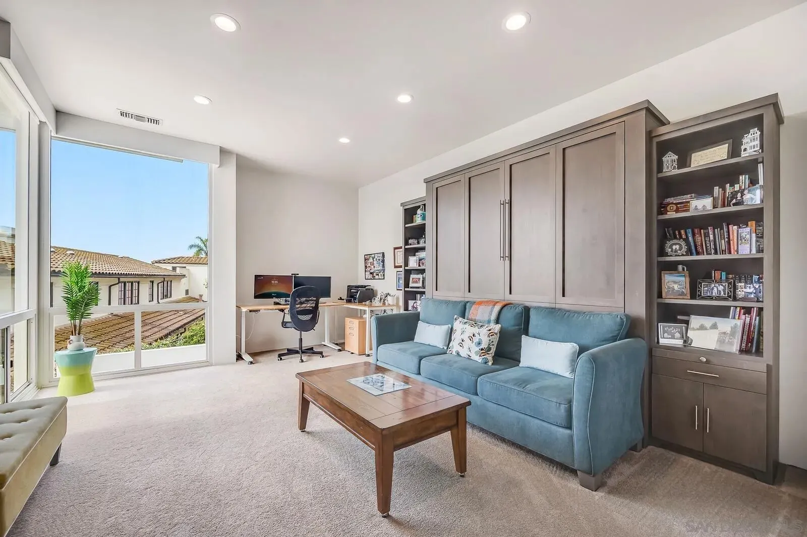 La Jolla, California 92037, United States, 5 Bedrooms Bedrooms, ,6 BathroomsBathrooms,Residential,Active,90771