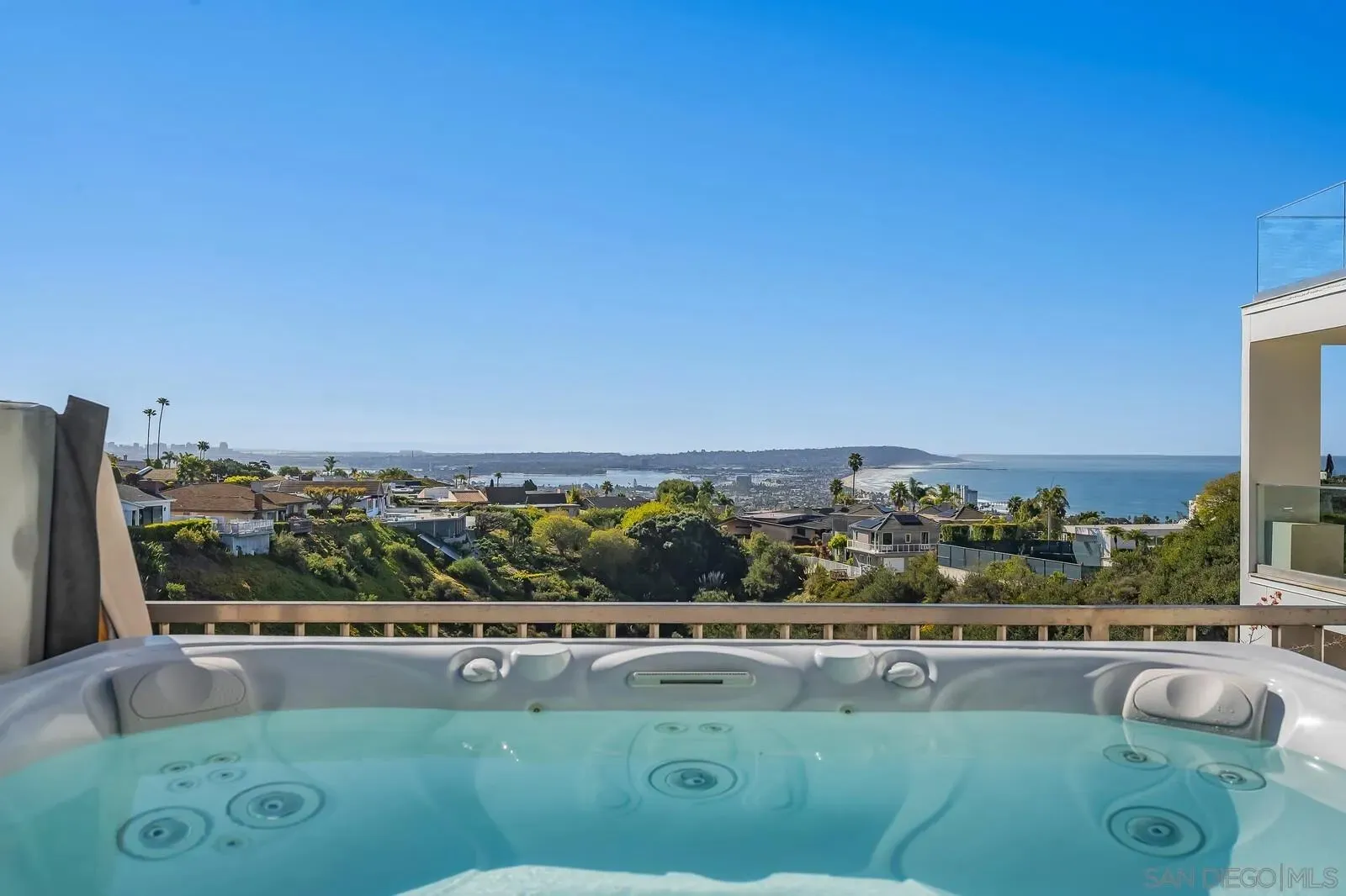 La Jolla, California 92037, United States, 5 Bedrooms Bedrooms, ,6 BathroomsBathrooms,Residential,Active,90771