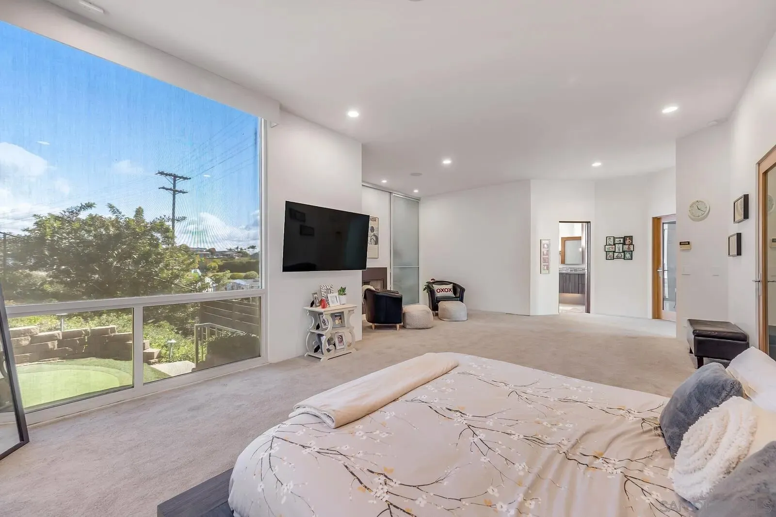 La Jolla, California 92037, United States, 5 Bedrooms Bedrooms, ,6 BathroomsBathrooms,Residential,Active,90771