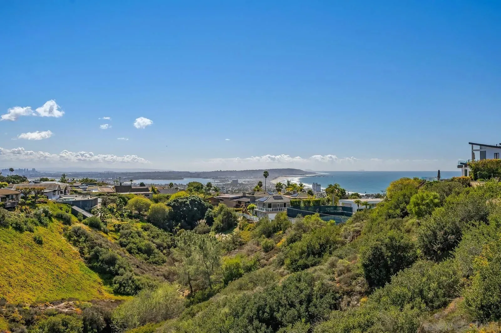 La Jolla, California 92037, United States, 5 Bedrooms Bedrooms, ,6 BathroomsBathrooms,Residential,Active,90771