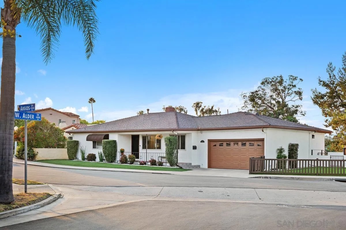 4386 Argos Dr