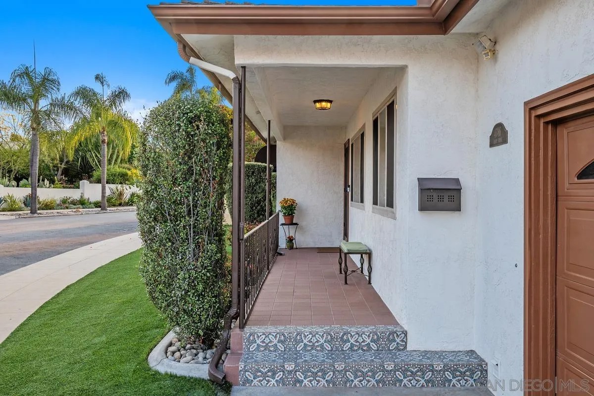 4386 Argos Dr