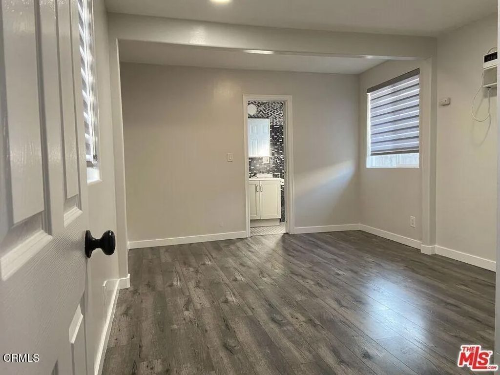 Photo of 1726 W 37th Place #2, Los Angeles, CA 90018 (MLS # P1-26527)
