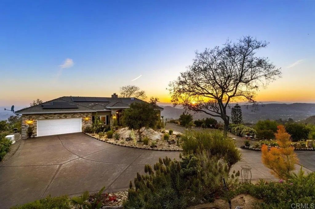 Photo of 1078 Rainbow Crest Road, Fallbrook, CA 92028 (MLS # NDP2503614)