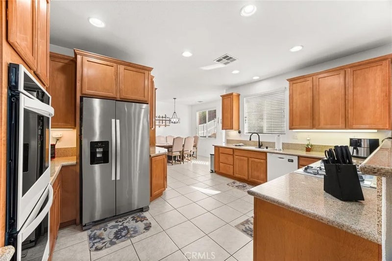 3318 W Jeanette