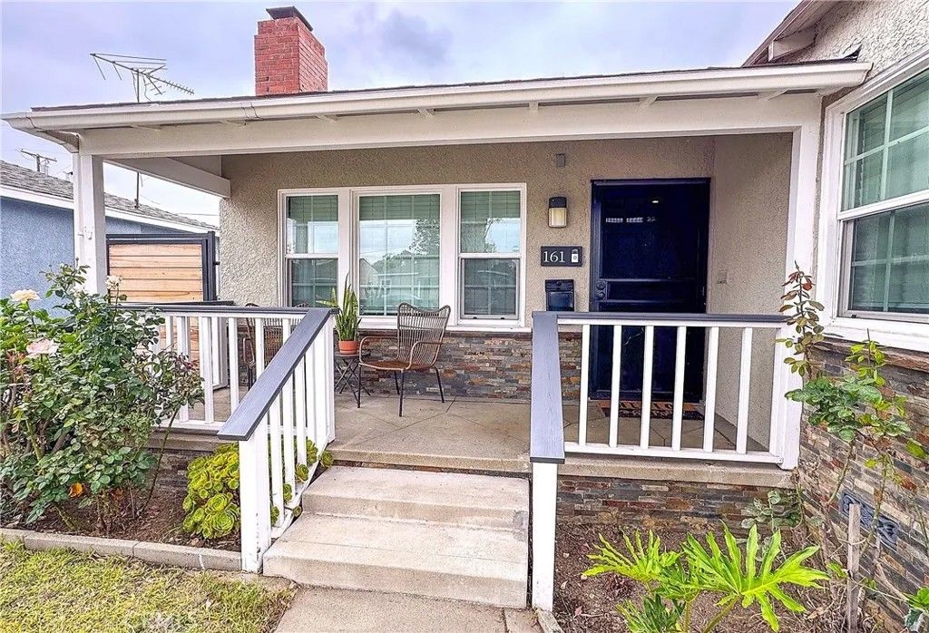 Photo of 161 E Allington Street, Long Beach, CA 90805 (MLS # SB25243876)