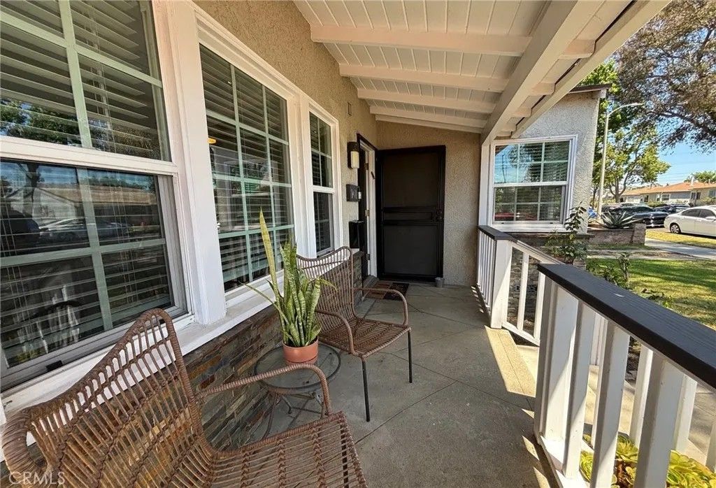 Photo of 161 E Allington Street, Long Beach, CA 90805 (MLS # SB25243876)