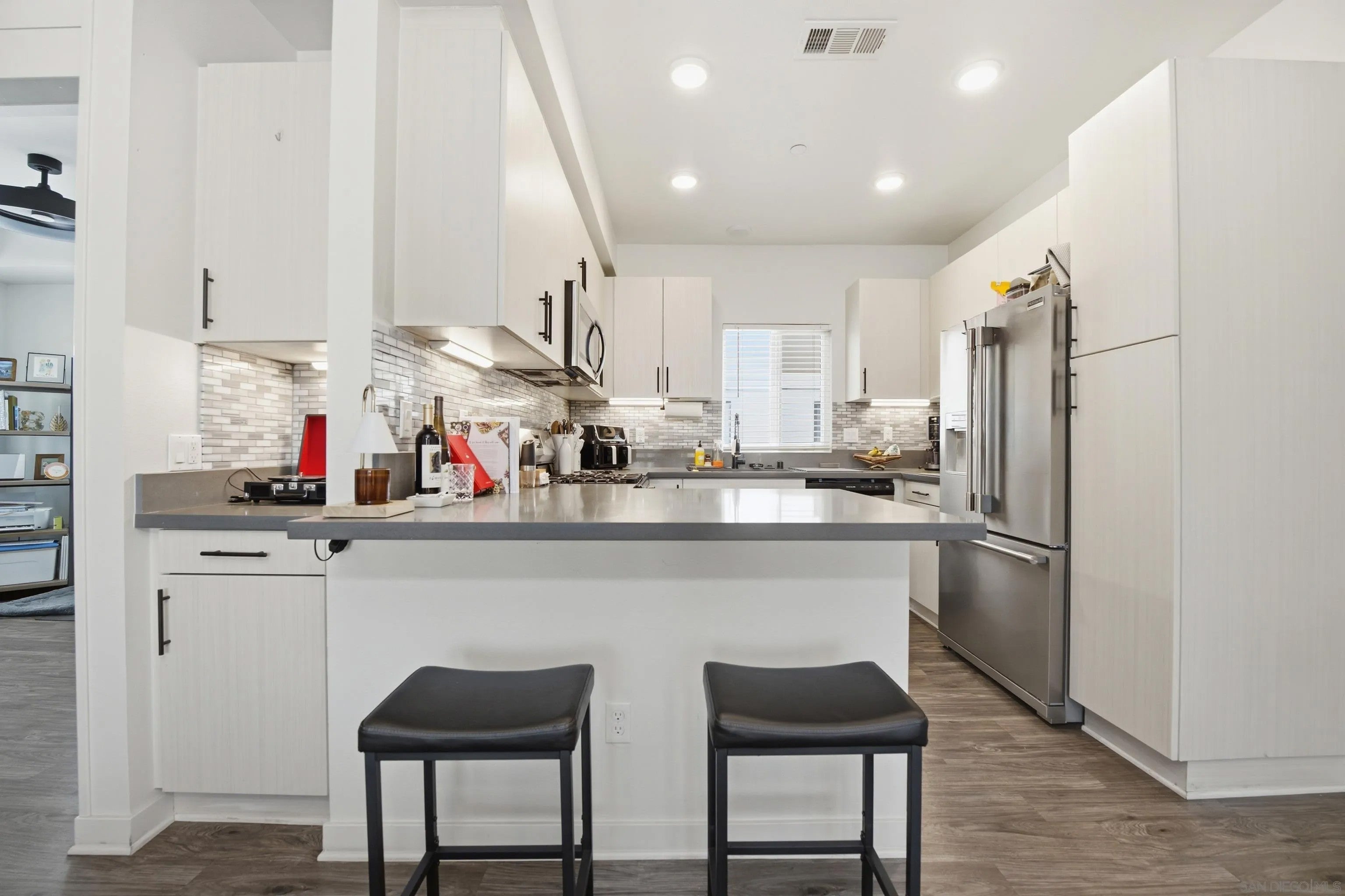 4464 Ocean View Boulevard 1