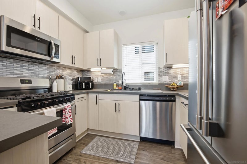 4464 Ocean View Boulevard 1