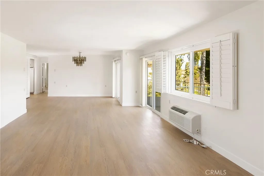 2386 Via Mariposa West 2B