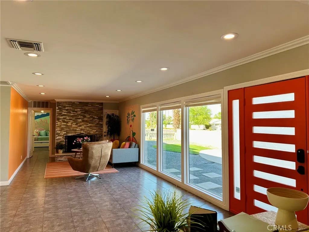 Photo of 1331 S Sunrise Way, Palm Springs, CA 92264 (MLS # GD26097364)