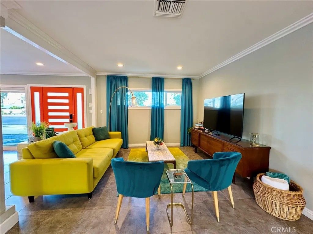 Photo of 1331 S Sunrise Way, Palm Springs, CA 92264 (MLS # GD26097364)