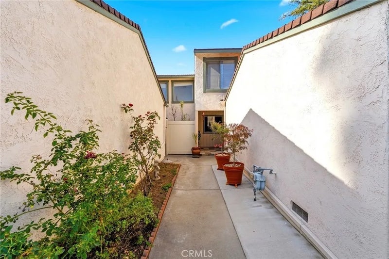 836 E Ponderosa