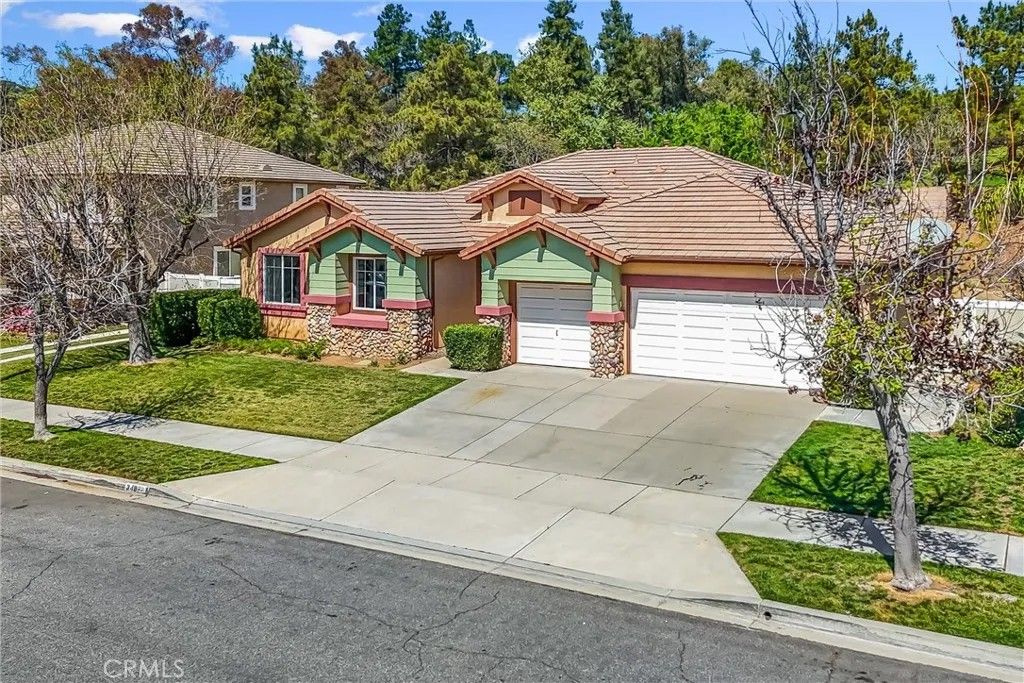 Photo of 34822 Maplewood Ln, Yucaipa, CA 92399 (MLS # IG26059436)