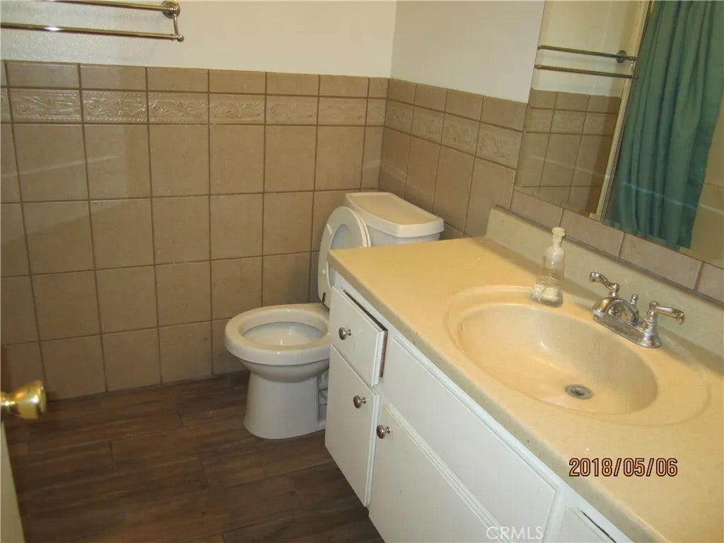 700 W La Veta Avenue O12
