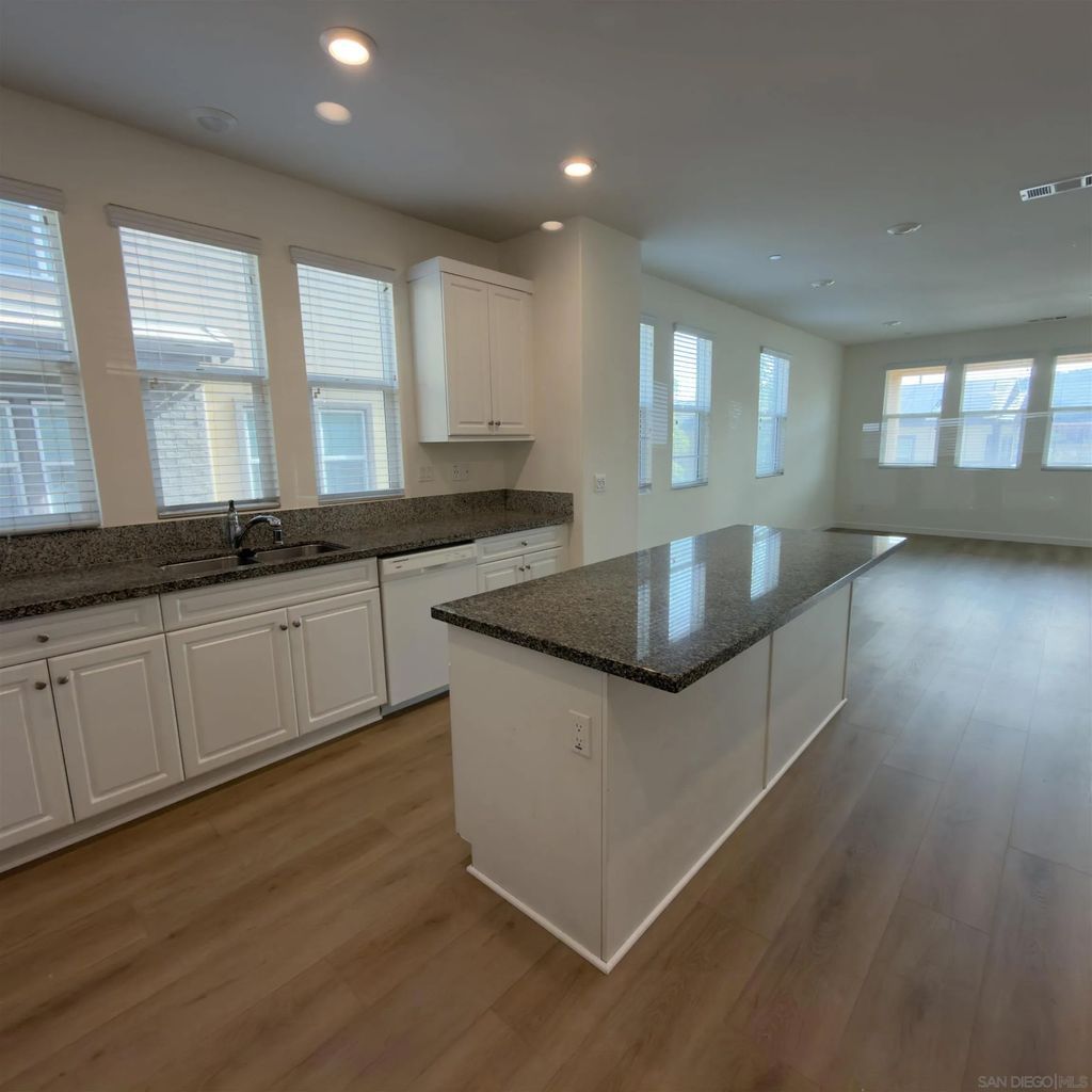 Photo of 311 Mission Terrace Ave, San Marcos, CA 92069 (MLS # 260001853)