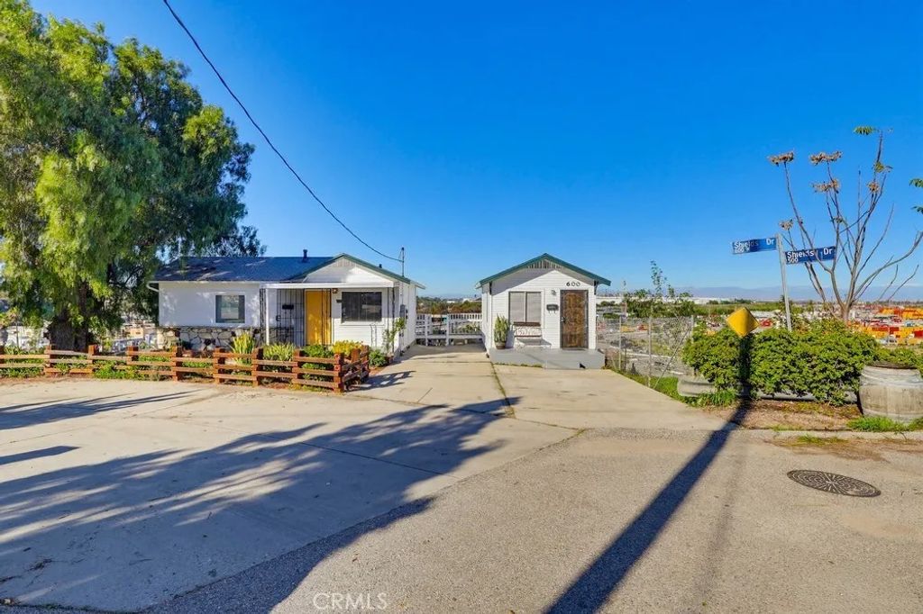 Photo of 600 Shields Dr, San Pedro, CA 90731 (MLS # SB25281285)