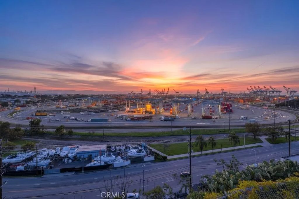 Photo of 600 Shields Dr, San Pedro, CA 90731 (MLS # SB25281285)