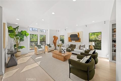 Tiny photo for 673 S Mentor Avenue, Pasadena, CA 91106 (MLS # WS25224597)
