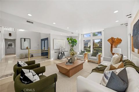 Tiny photo for 673 S Mentor Avenue, Pasadena, CA 91106 (MLS # WS25224597)