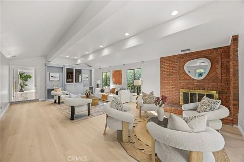 Tiny photo for 673 S Mentor Avenue, Pasadena, CA 91106 (MLS # WS25224597)