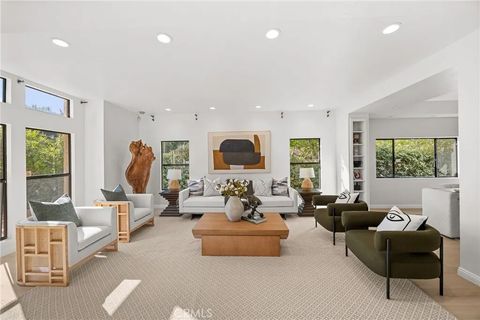 Tiny photo for 673 S Mentor Avenue, Pasadena, CA 91106 (MLS # WS25224597)
