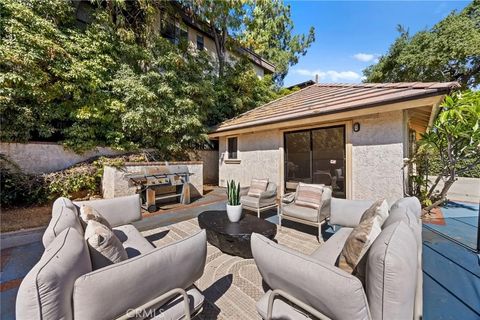 Tiny photo for 673 S Mentor Avenue, Pasadena, CA 91106 (MLS # WS25224597)