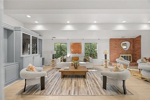 Tiny photo for 673 S Mentor Avenue, Pasadena, CA 91106 (MLS # WS25224597)