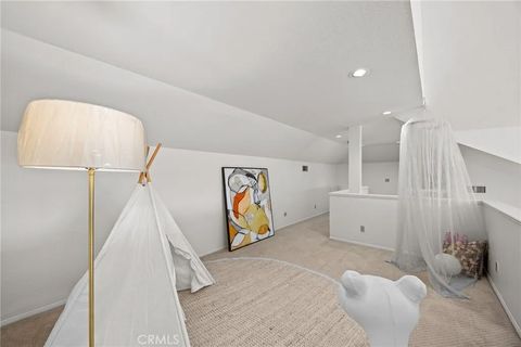 Tiny photo for 673 S Mentor Avenue, Pasadena, CA 91106 (MLS # WS25224597)