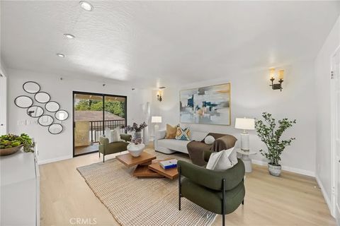 Tiny photo for 673 S Mentor Avenue, Pasadena, CA 91106 (MLS # WS25224597)