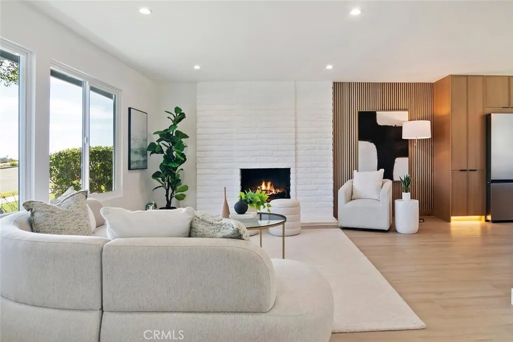 4296 Avenida Amelgado