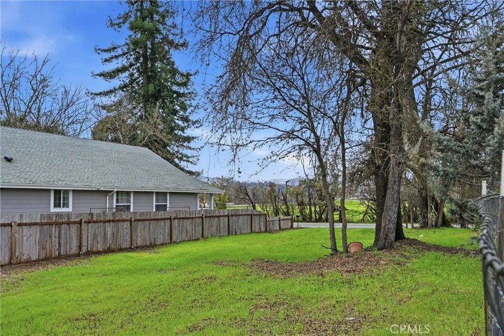 Photo of 9460 Mendenhall Ave, Upper Lake, CA 95485 (MLS # LC26039055)