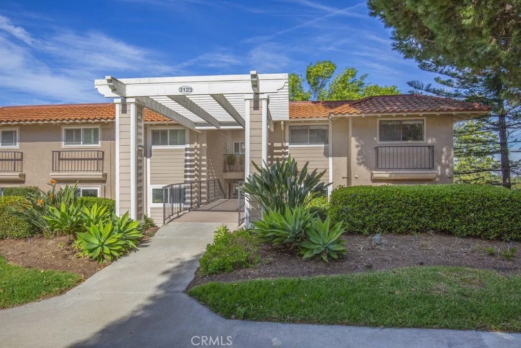 3123 N Via Serena North C