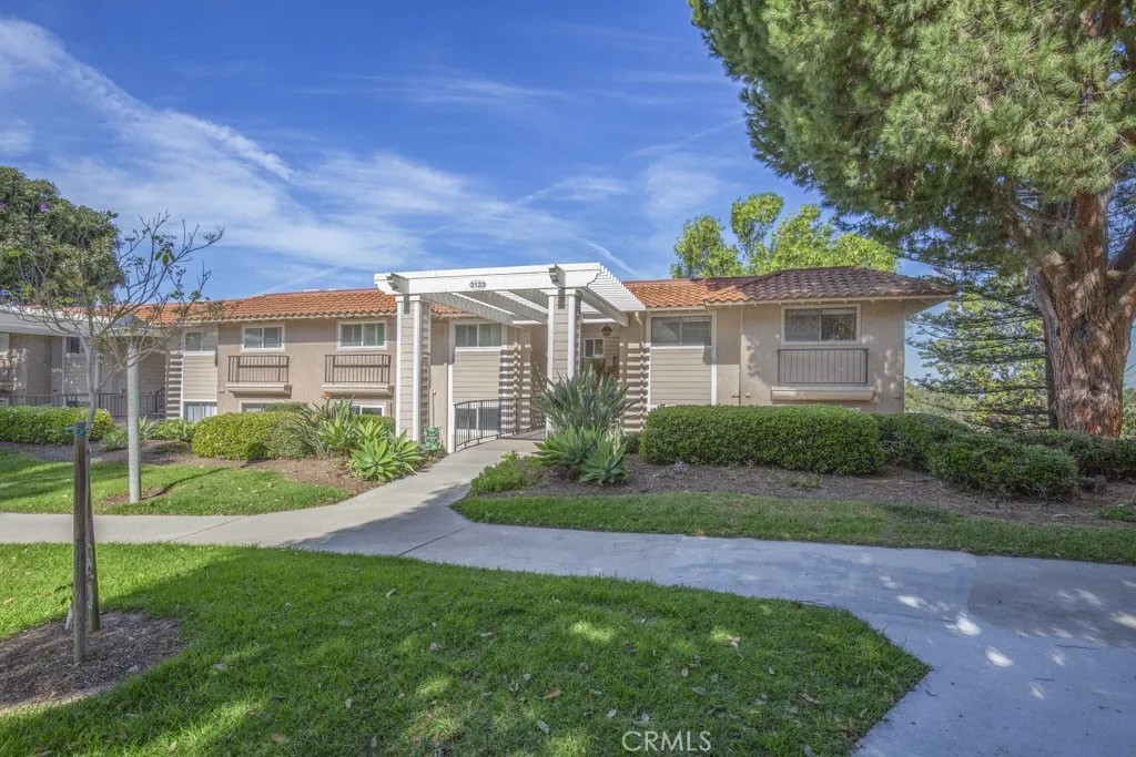 3123 N Via Serena North C