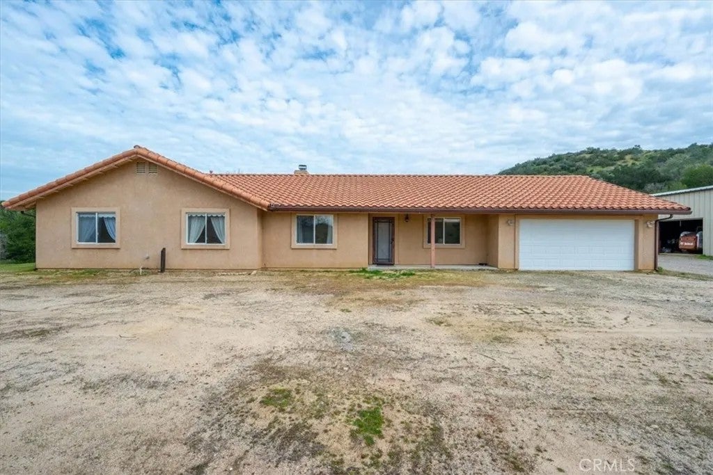 3151 Parkhill