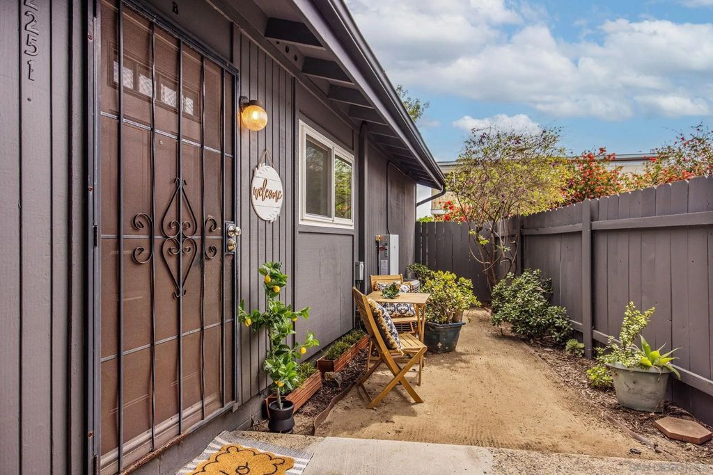 Photo of 2251 Famosa Blvd #B, San Diego, CA 92107 (MLS # 260008375)