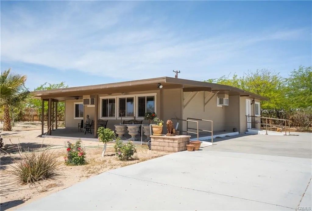 Photo of 66125 Brant Cross, Joshua Tree, CA 92252 (MLS # CV26017447)