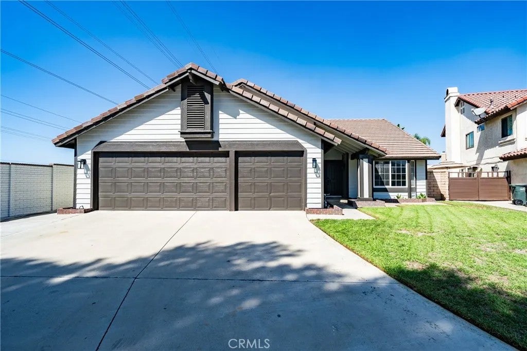 3762 S Peach Tree