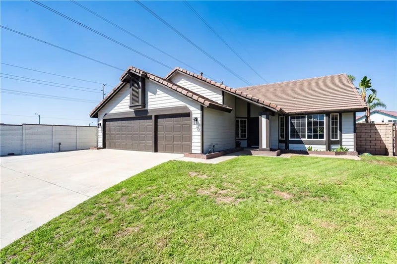 3762 S Peach Tree