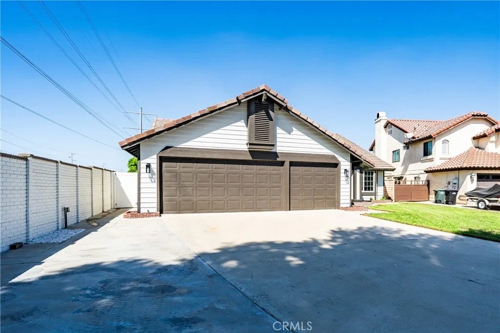 3762 S Peach Tree