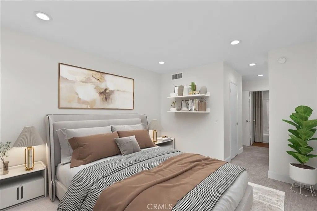 Photo of 23515 Lyons Ave, Valencia, CA 91355 (MLS # SR26034050)