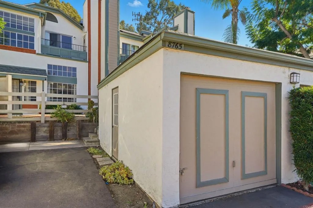 8765 Spring Canyon Drive