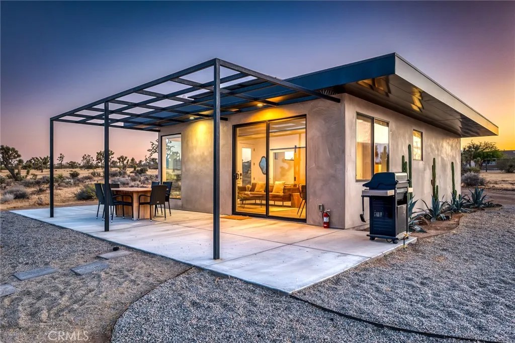 3920 Warren Vista