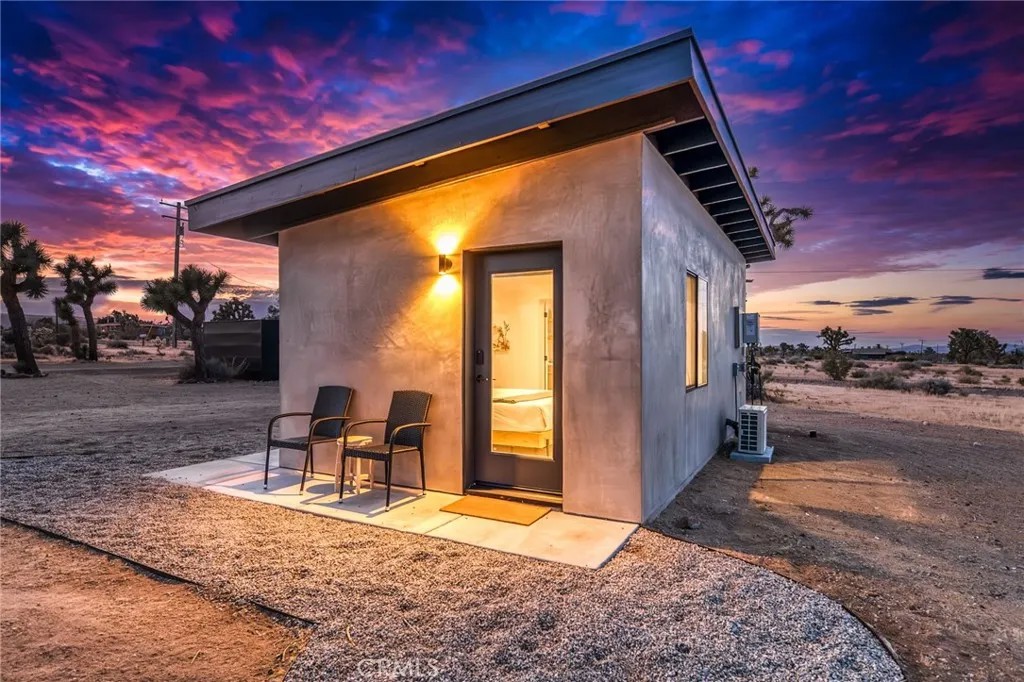 3920 Warren Vista