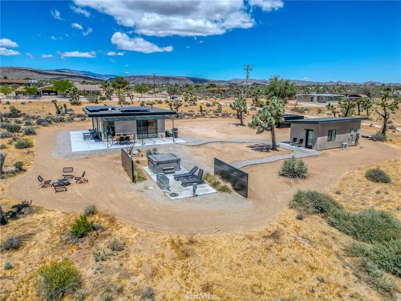 3920 Warren Vista