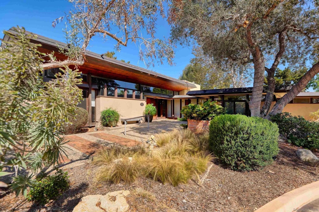 Photo of 5330 Le Barron Rd, San Diego, CA 92115 (MLS # 260022016)