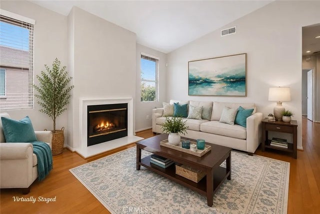 709 Solvay Aisle, Irvine