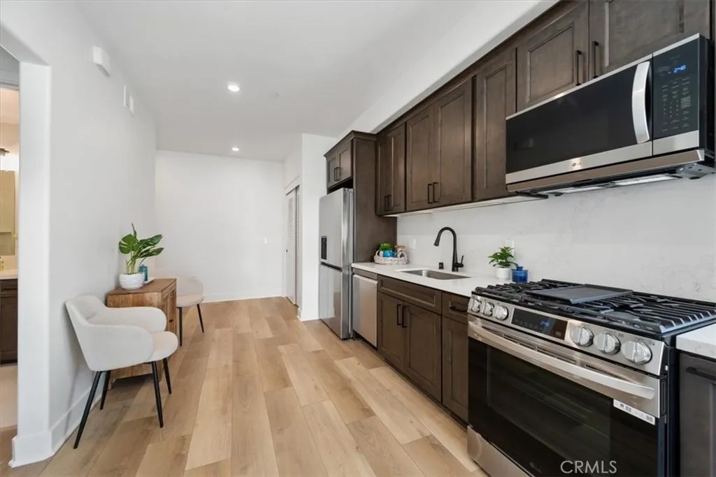 402 W Grand Avenue 313